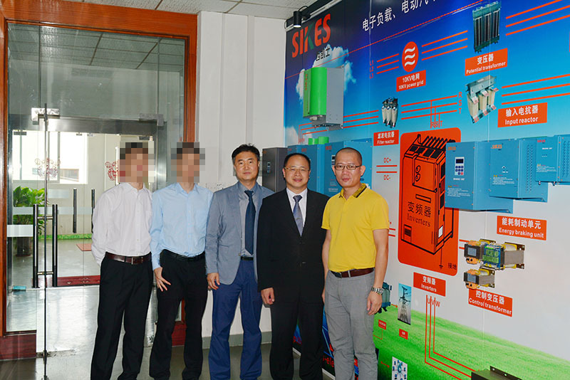 clients-visit-sikes-004-html